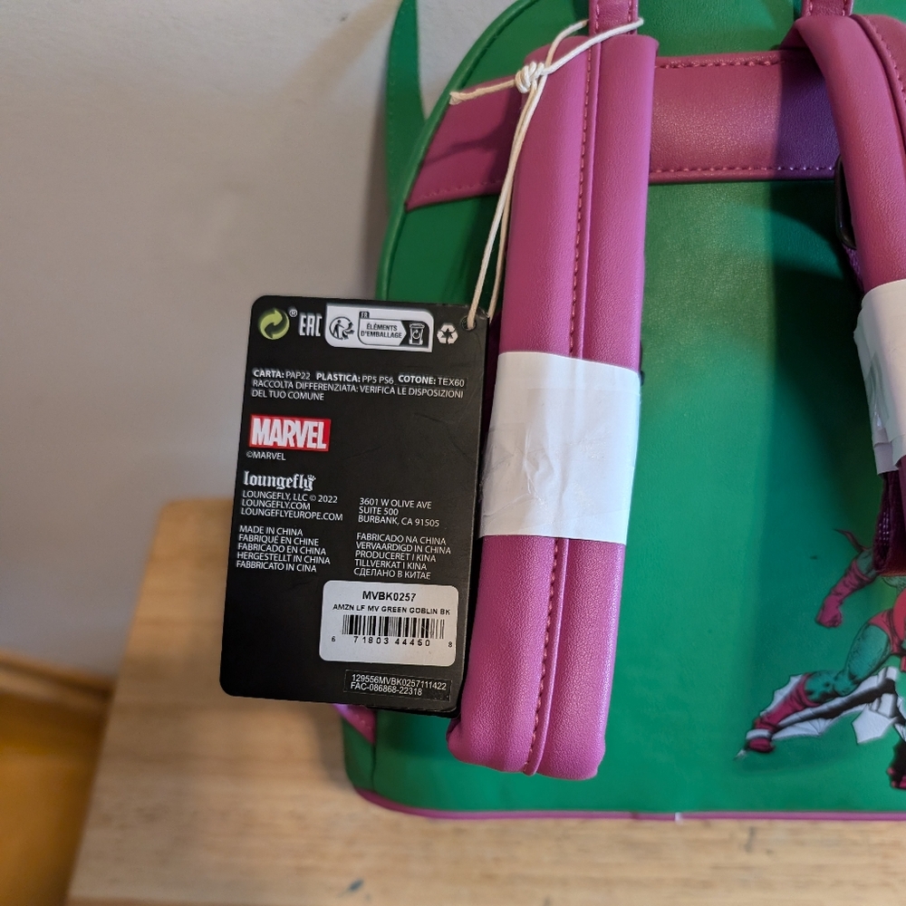 Backpack Loungefly Marvel - Picture 3 of 6